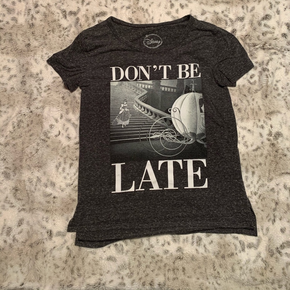 Disney Cinderella T-shirt woman’s medium (D076)